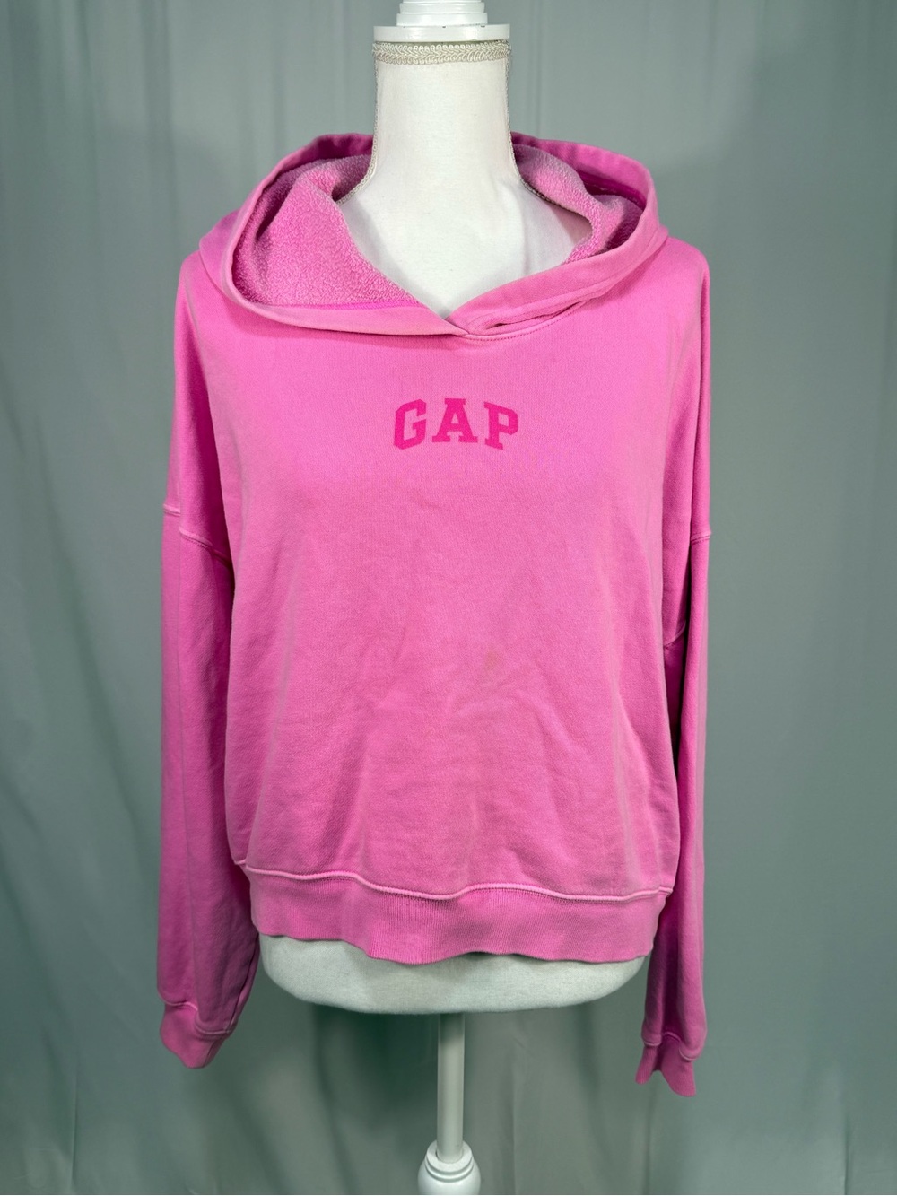 Gap VintageSoft Pink Crop Logo Hoodie Women’s Size Medium